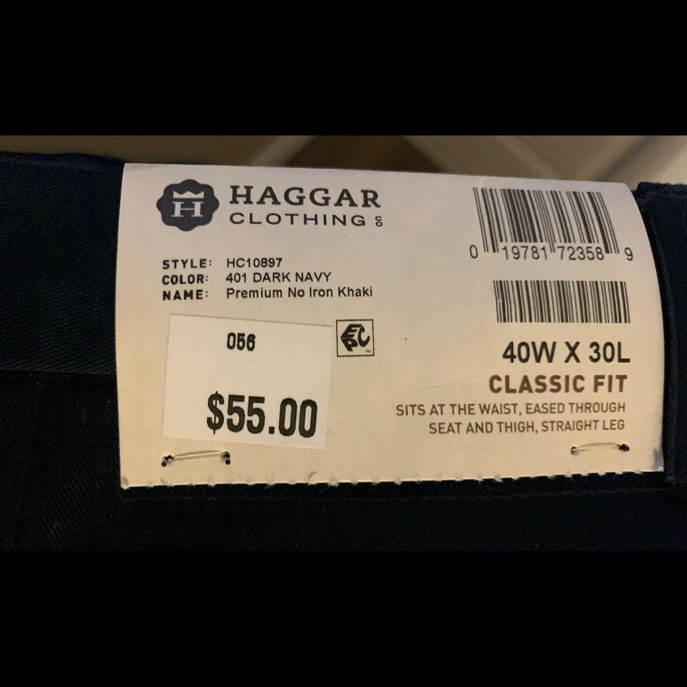 Haggar Mens Classic Fit Premium Khaki, 40x30, Pleated, Premium No Iron - Picture 4 of 13
